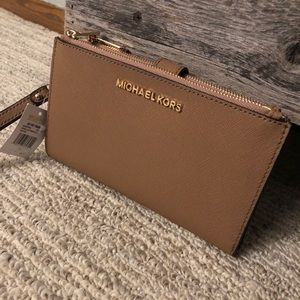 Michael Kors Jet Set wristlet